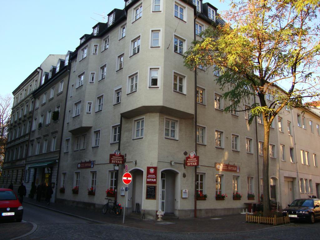 Guest house Mona Lisa 2*